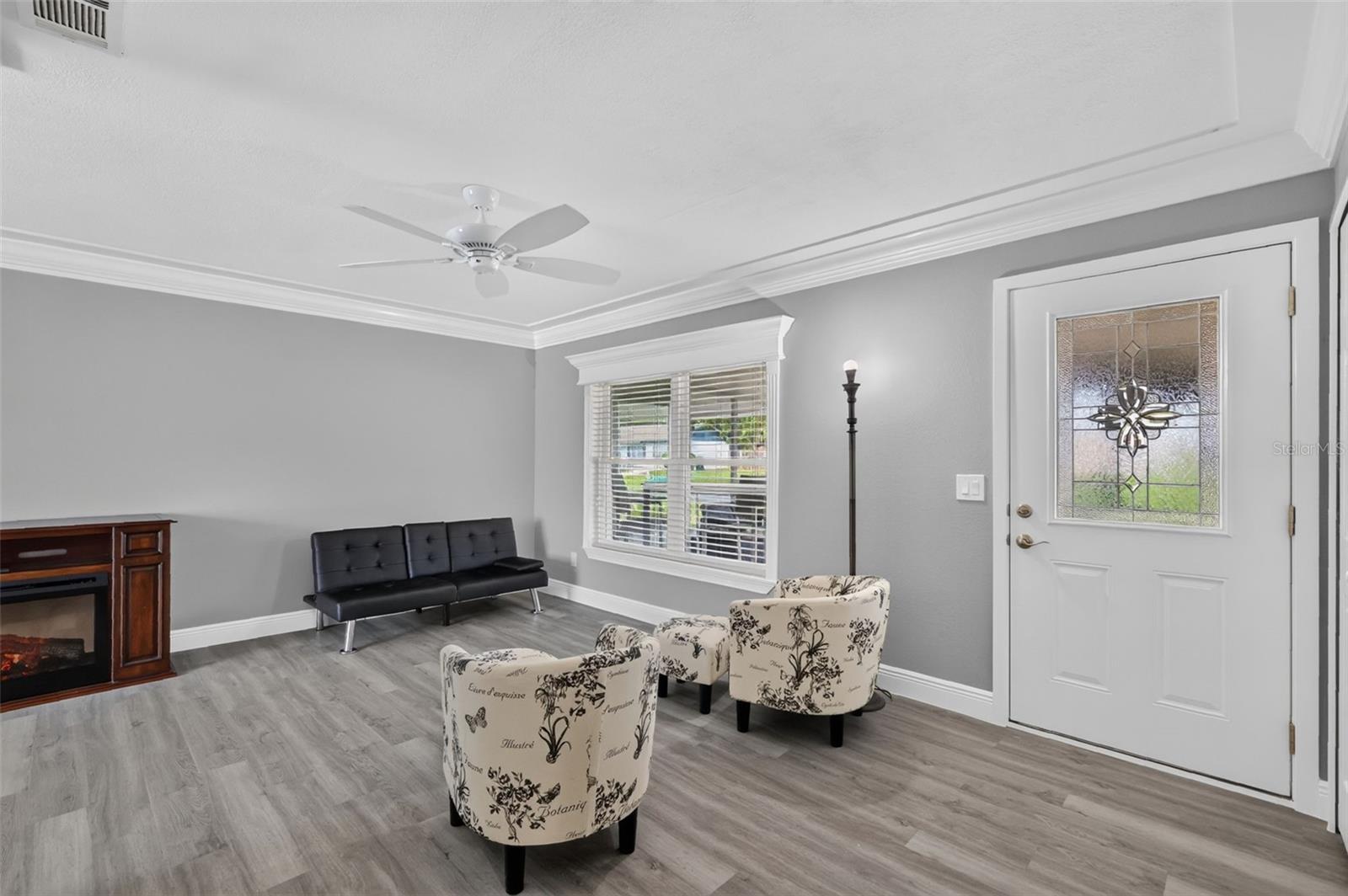 1233 PADGETT CIRCLE