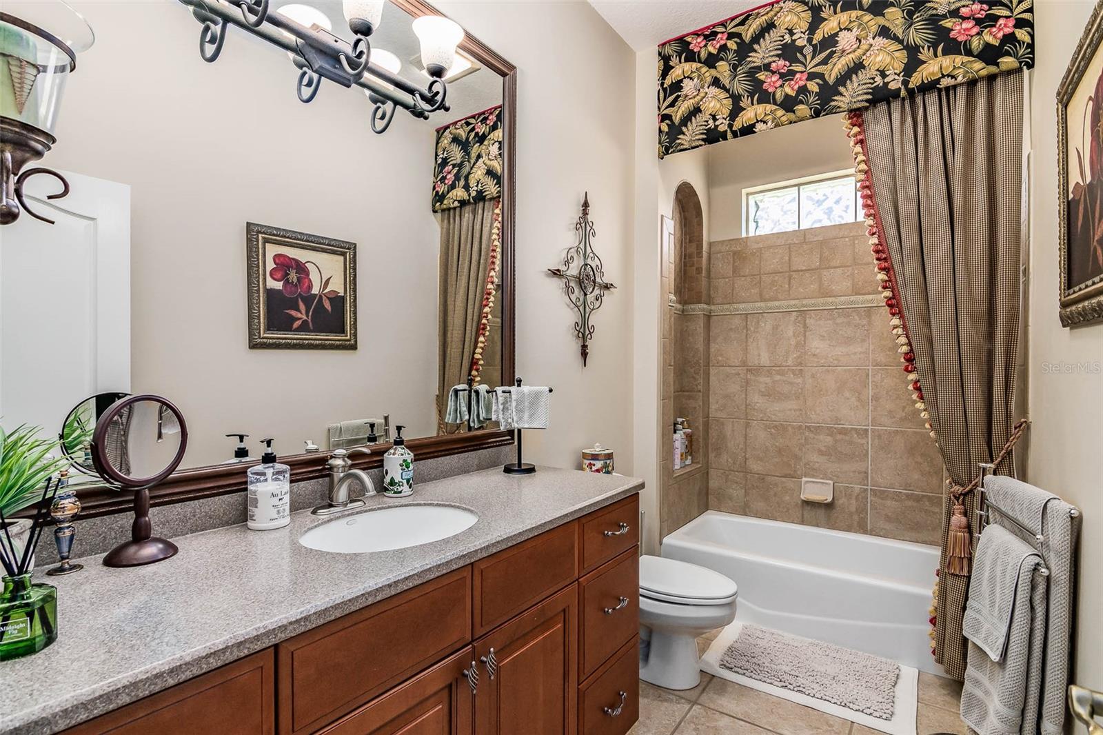 CASABELLA PH 01 - Residential