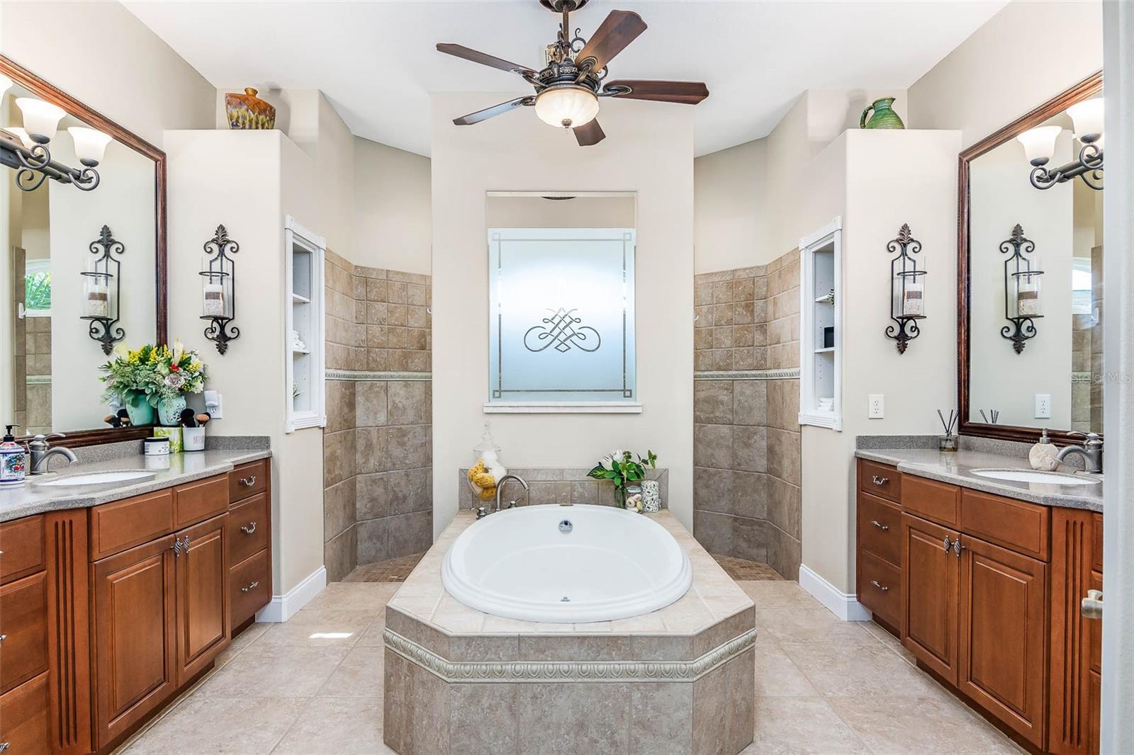 CASABELLA PH 01 - Residential