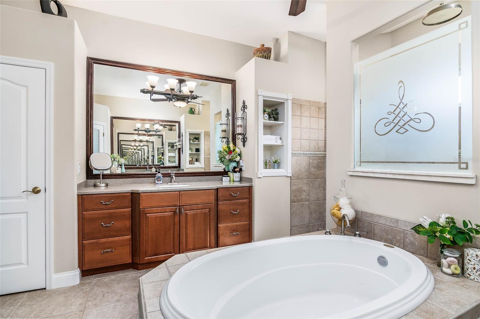 CASABELLA PH 01 - Residential