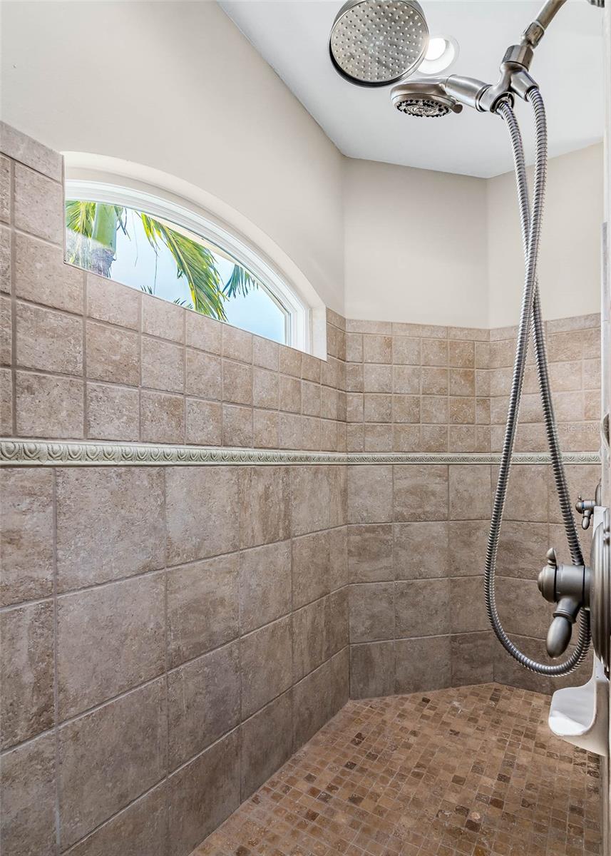 CASABELLA PH 01 - Residential