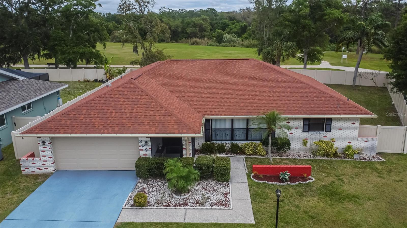 3092 HILLSIDE LANE
