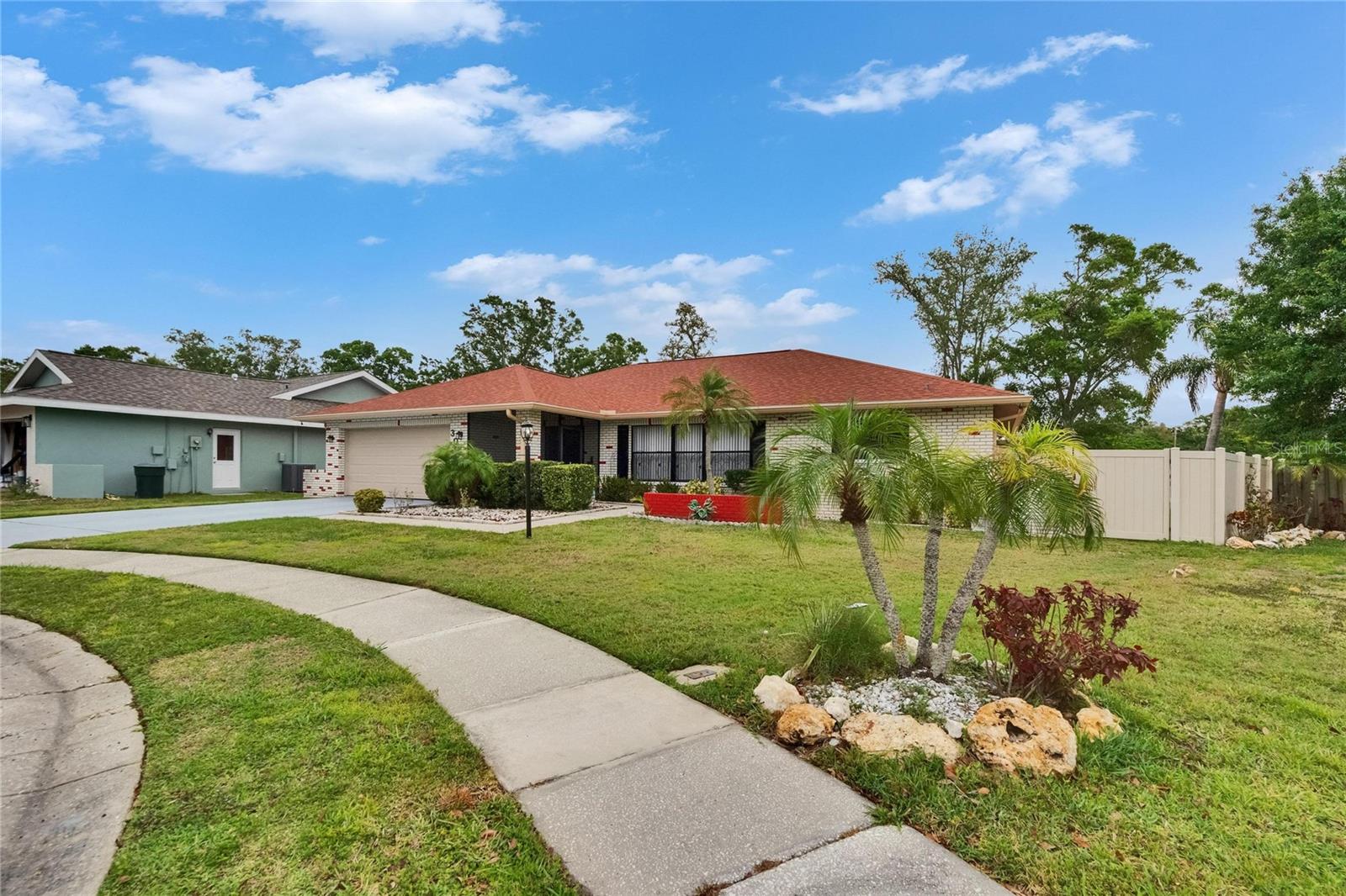 3092 HILLSIDE LANE