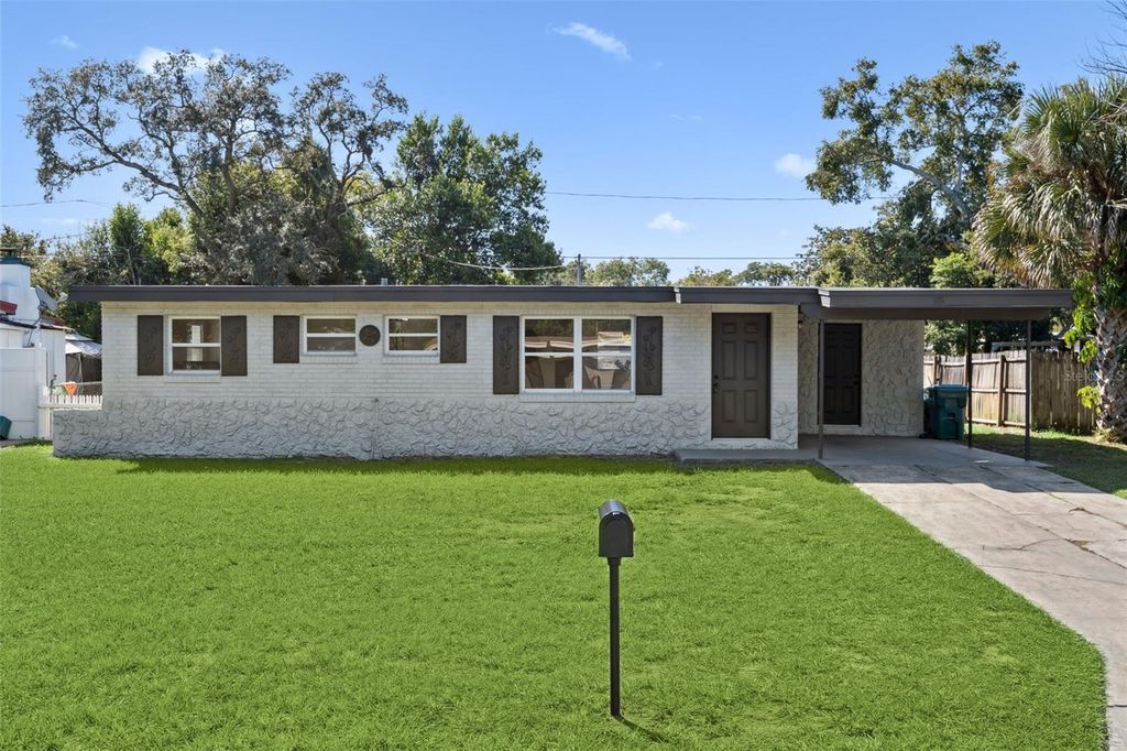 Photo of 918 Lormann Circle, Longwood, FL 32750 (MLS # O6355218)