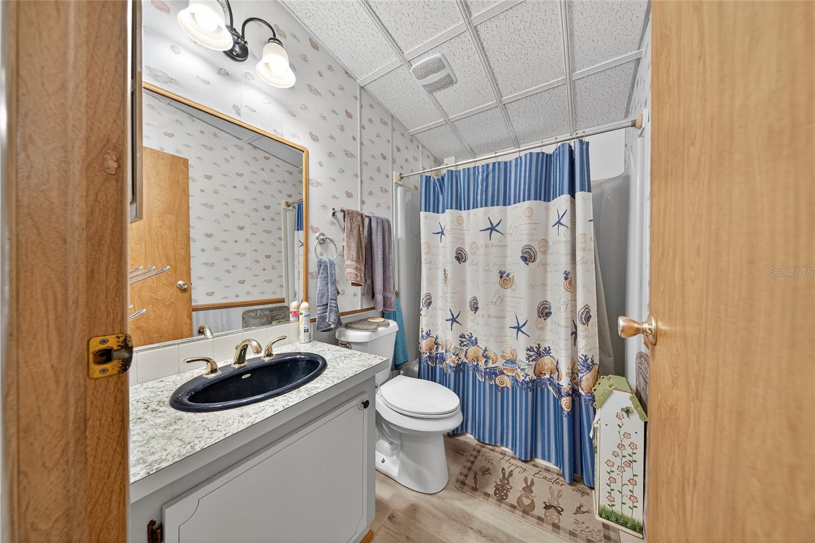 BANBURY VILLAGE CONDO - Residential