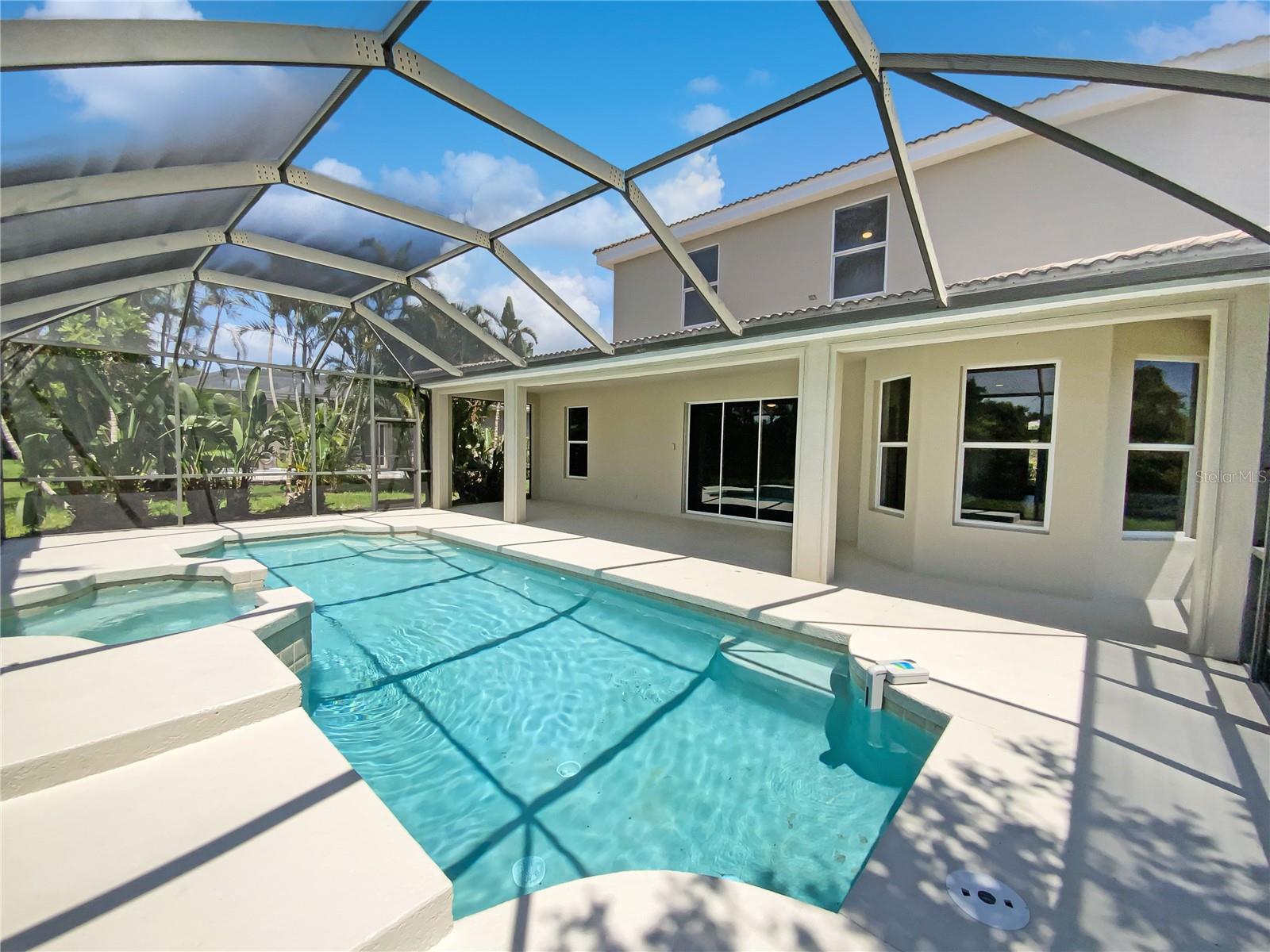 RIVENDELL THE WOODLANDS - Residential