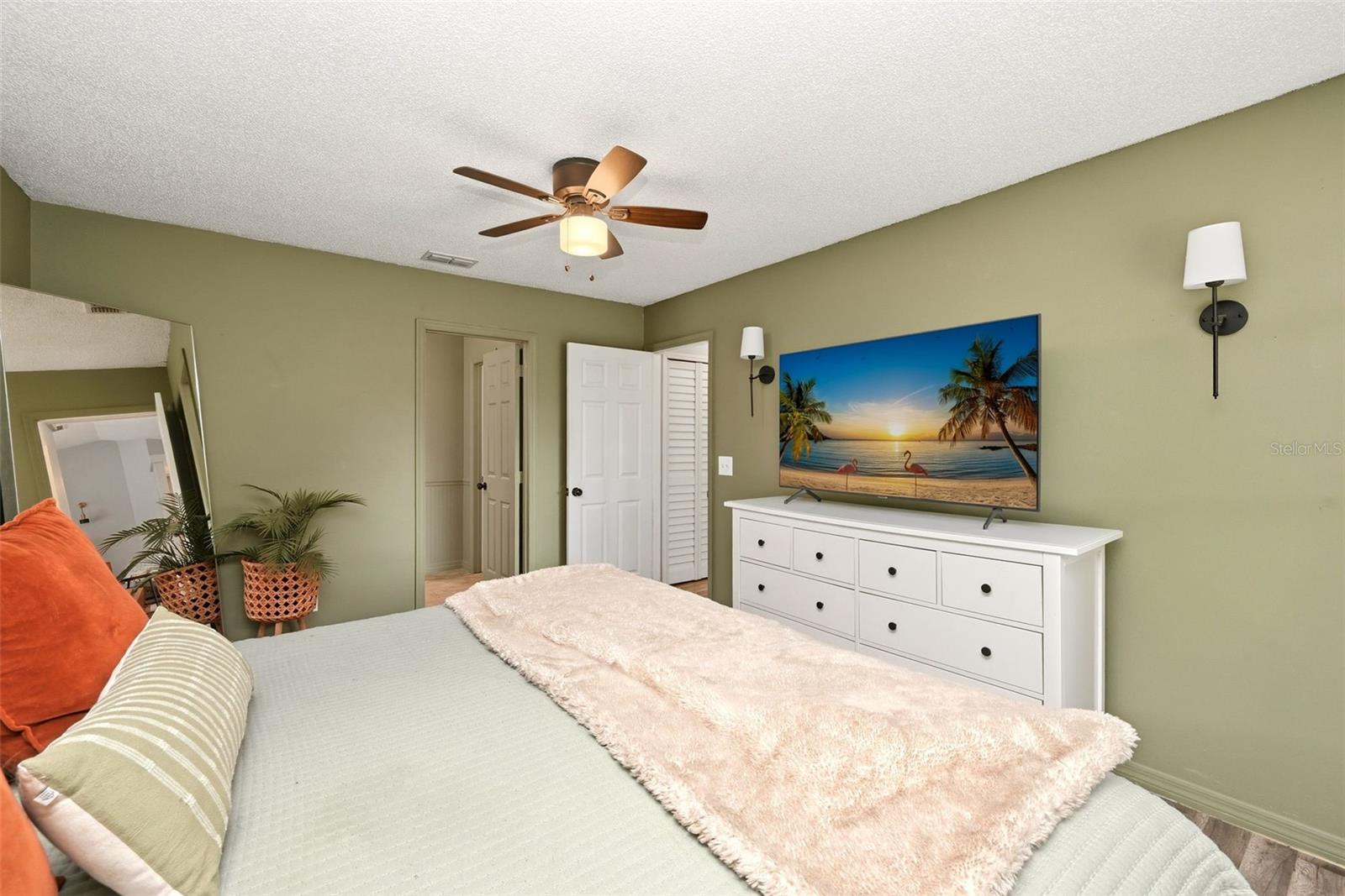 LAKE CRESCENT PINES EAST SUB - Residential
