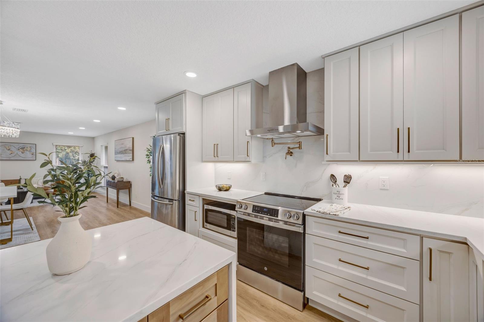 CARROLLWOOD VILLAGE SEC 1 - Residential