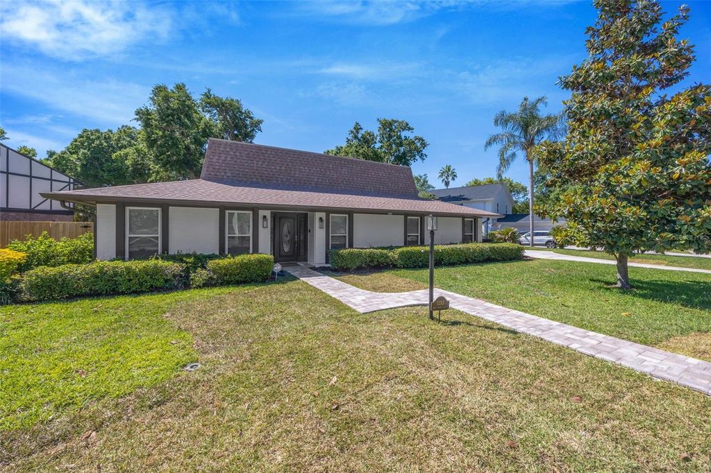 Photo of 13313 Golf Crest Circle, Tampa, FL 33618 (MLS # TB8494334)