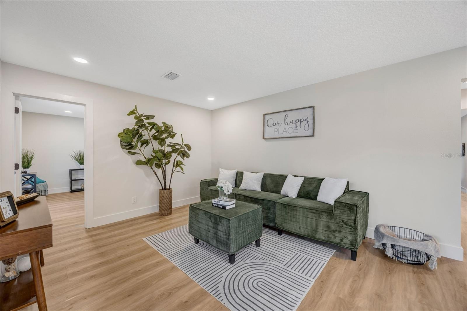 CARROLLWOOD VILLAGE SEC 1 - Residential