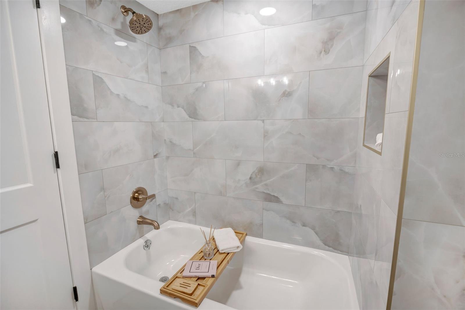 CARROLLWOOD VILLAGE SEC 1 - Residential