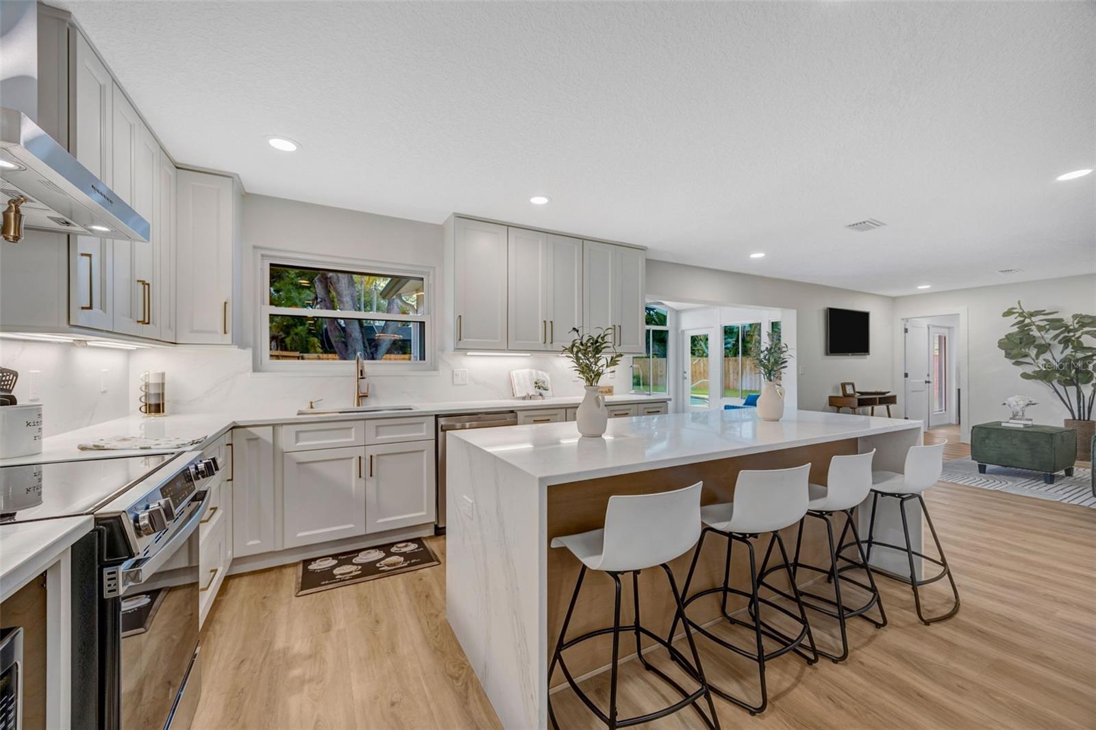 CARROLLWOOD VILLAGE SEC 1 - Residential