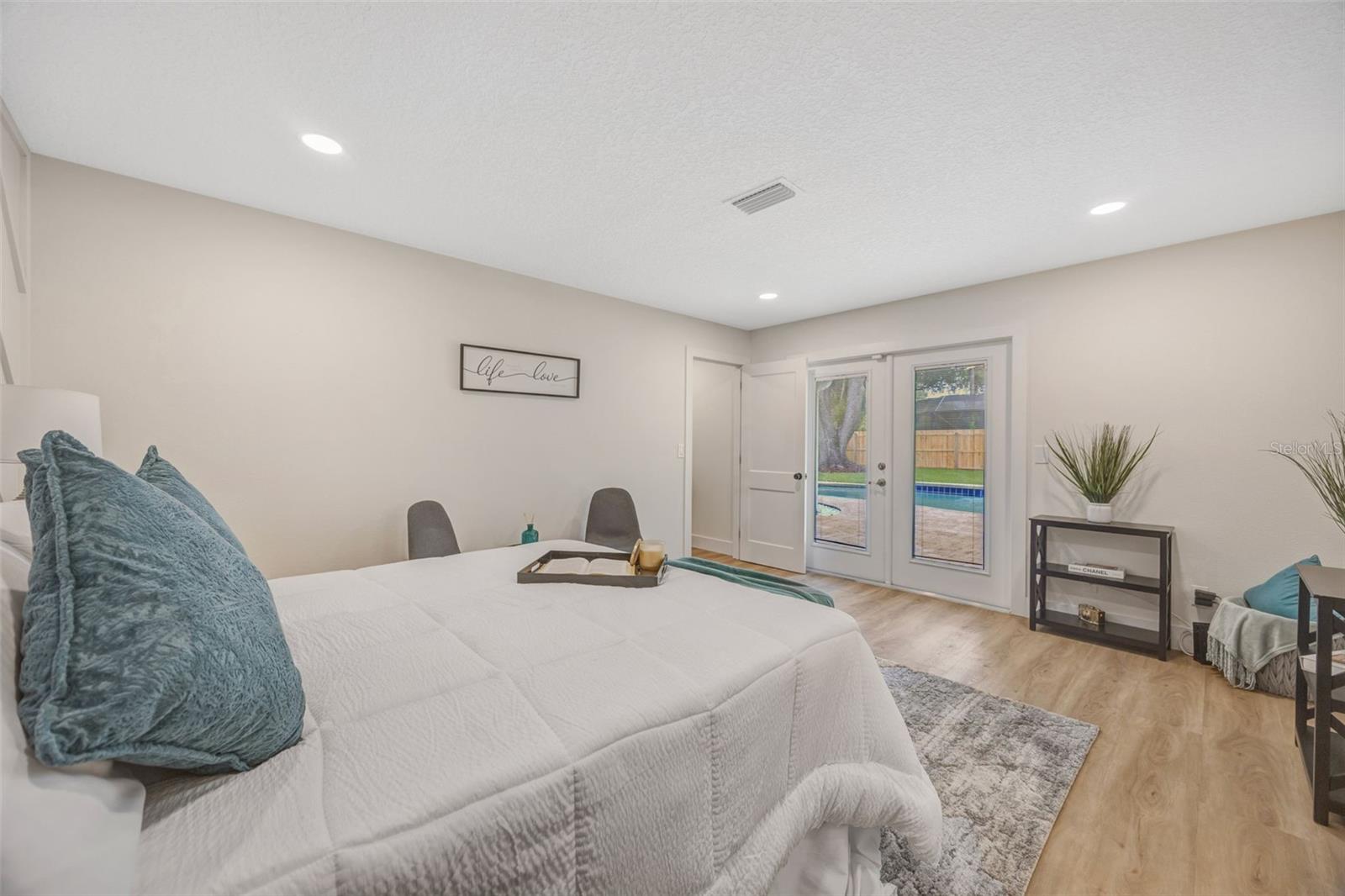 CARROLLWOOD VILLAGE SEC 1 - Residential