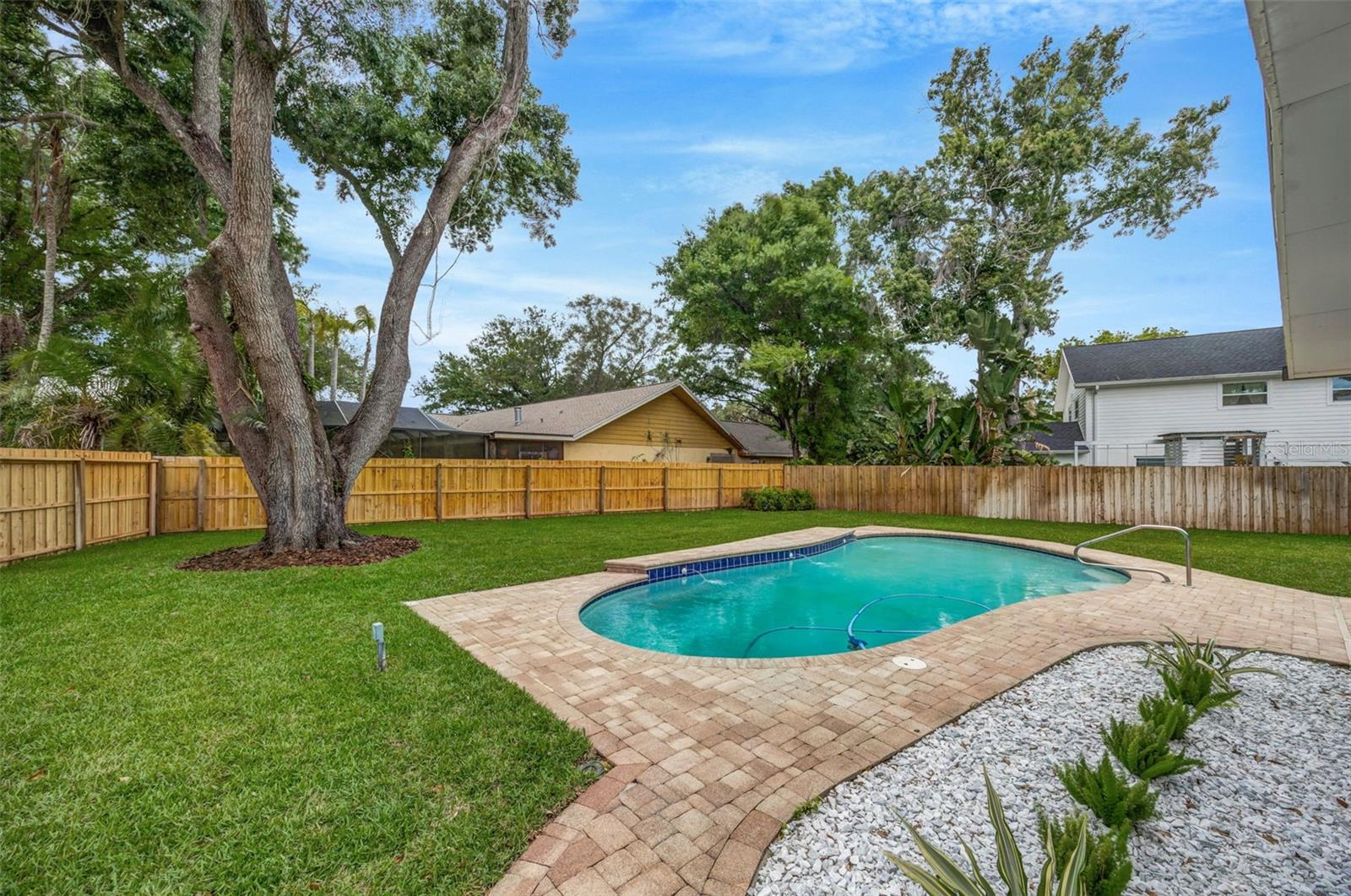 CARROLLWOOD VILLAGE SEC 1 - Residential