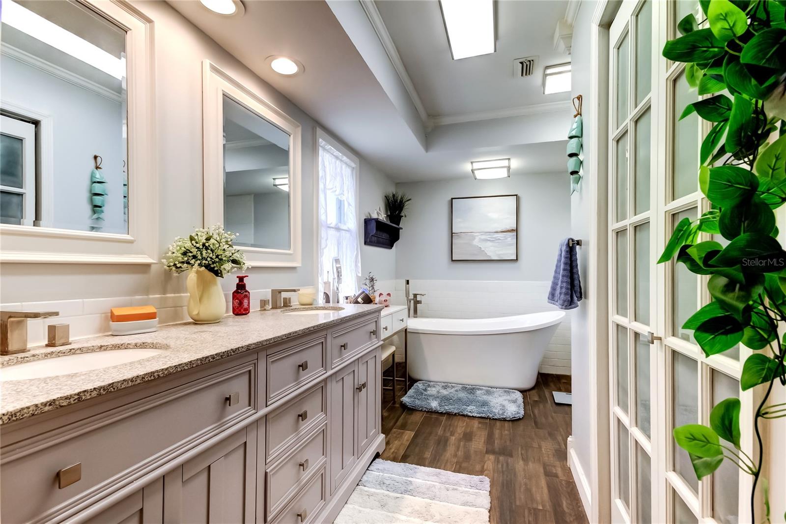 SAND BAY - Residential