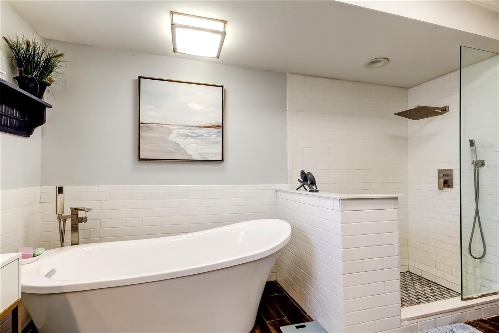 SAND BAY - Residential