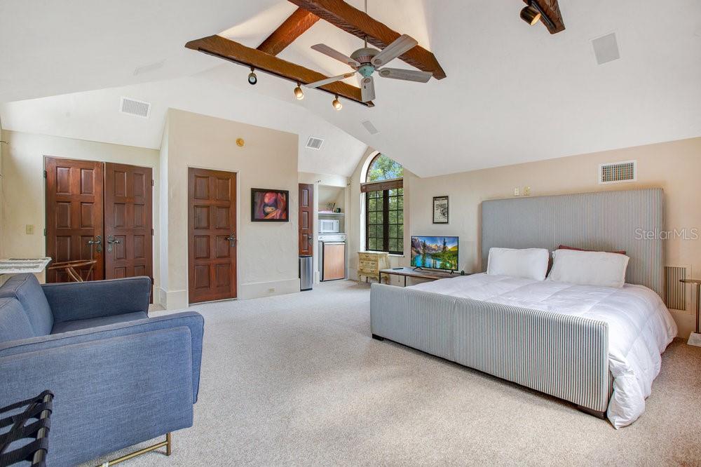 IVANHOE PARK - Residential