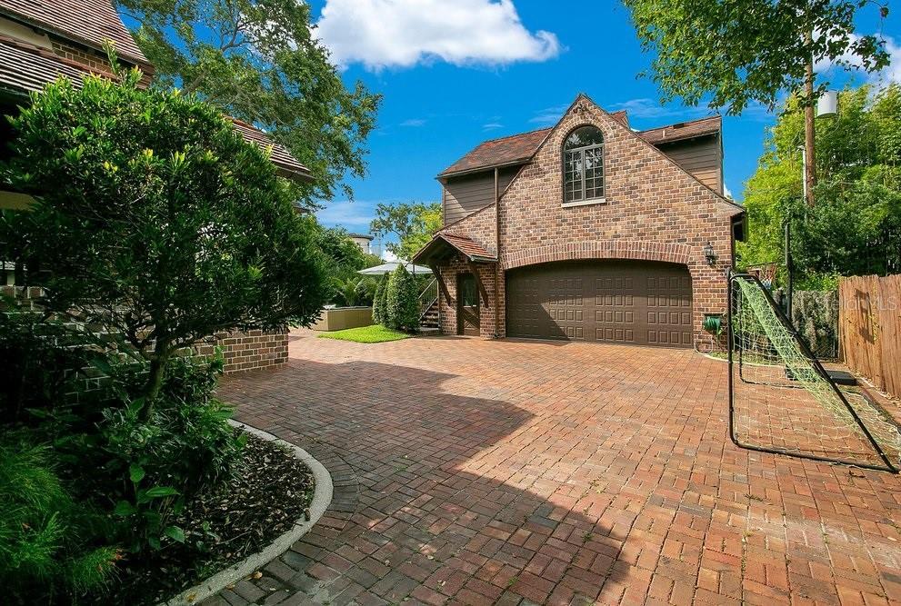 IVANHOE PARK - Residential