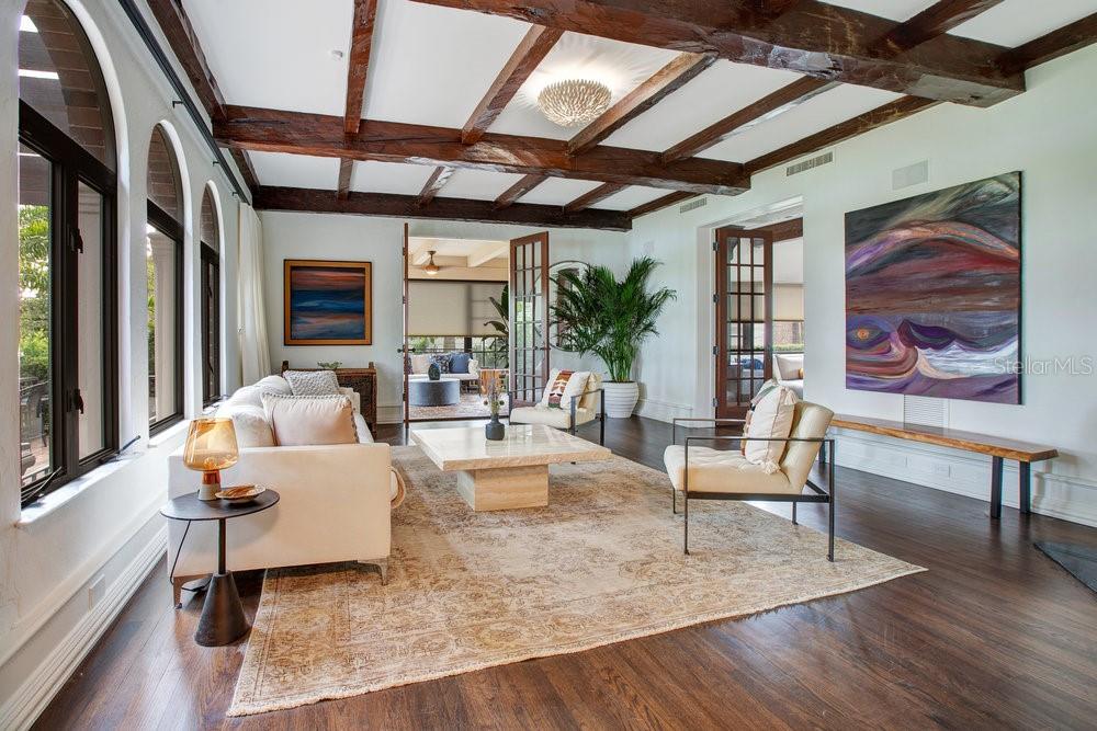 IVANHOE PARK - Residential