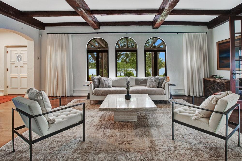 IVANHOE PARK - Residential