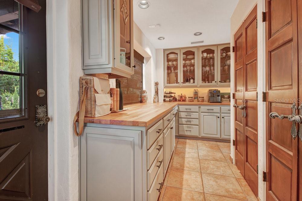 IVANHOE PARK - Residential