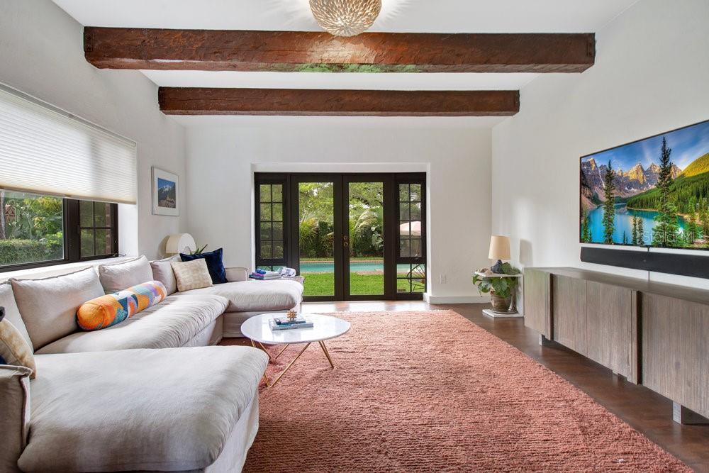 IVANHOE PARK - Residential