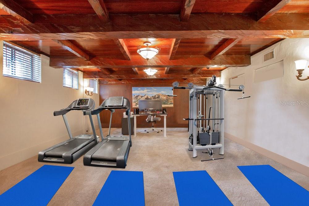 IVANHOE PARK - Residential