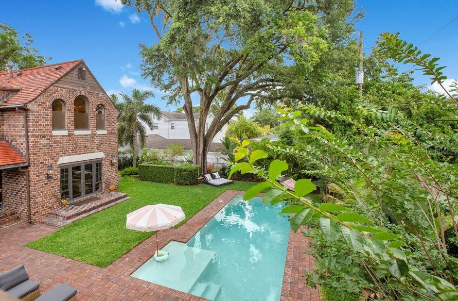 IVANHOE PARK - Residential