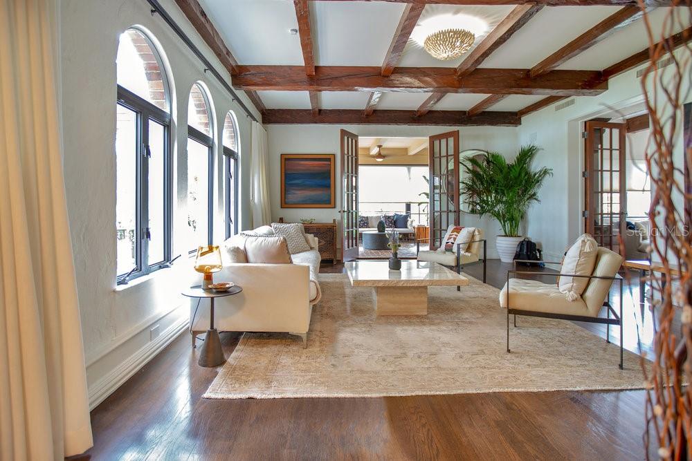 IVANHOE PARK - Residential