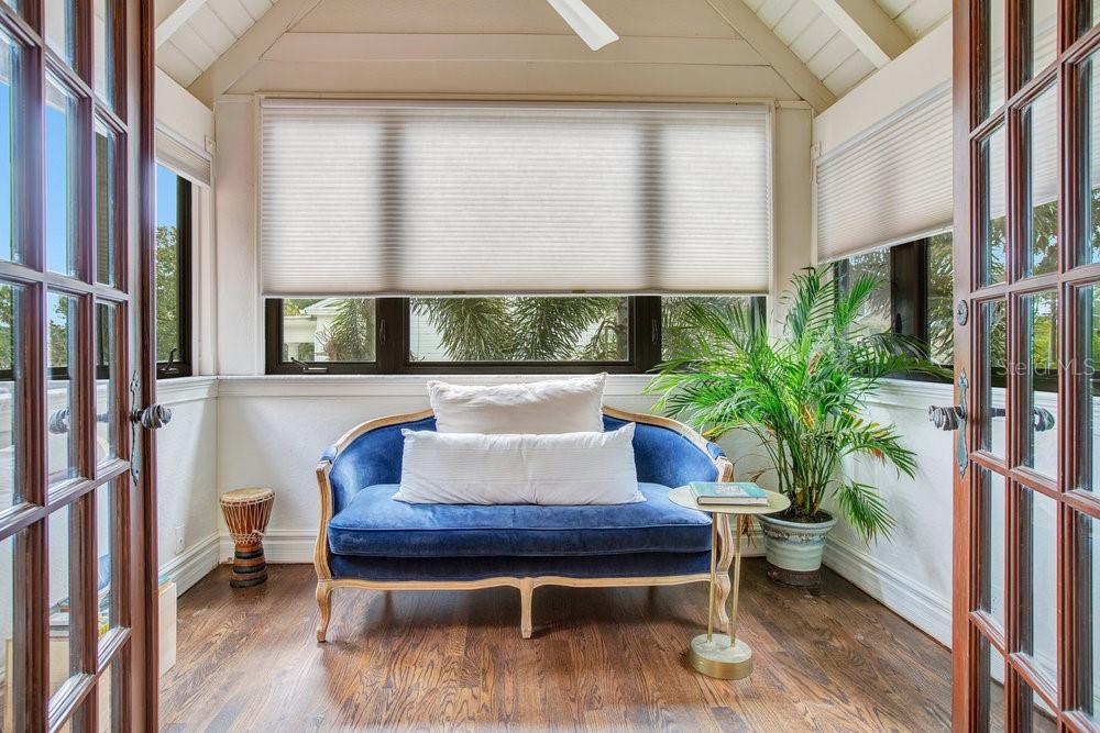 IVANHOE PARK - Residential