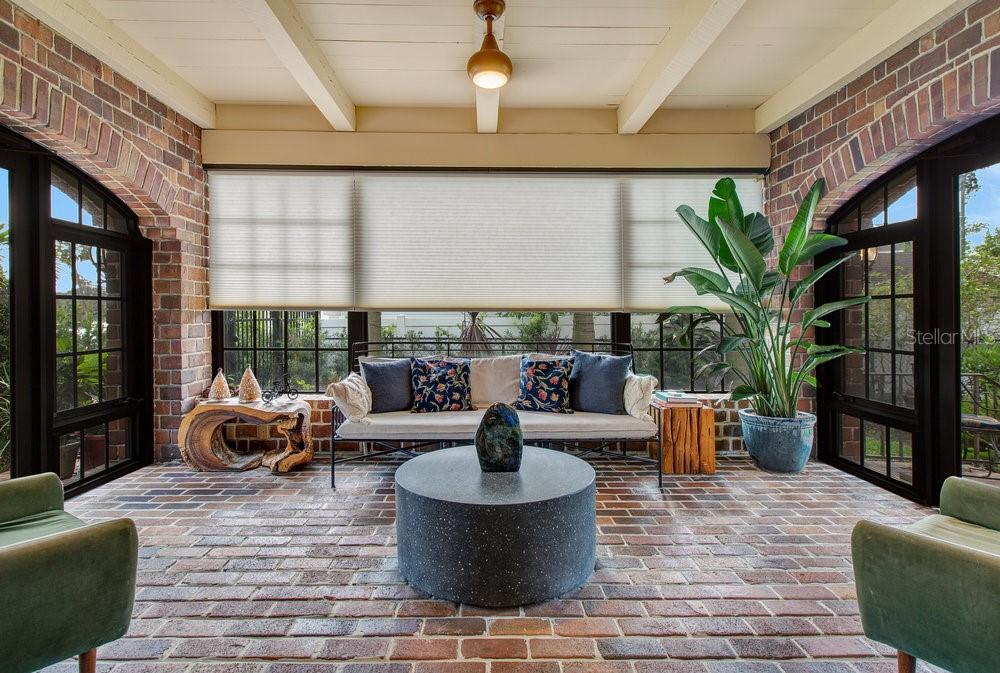 IVANHOE PARK - Residential