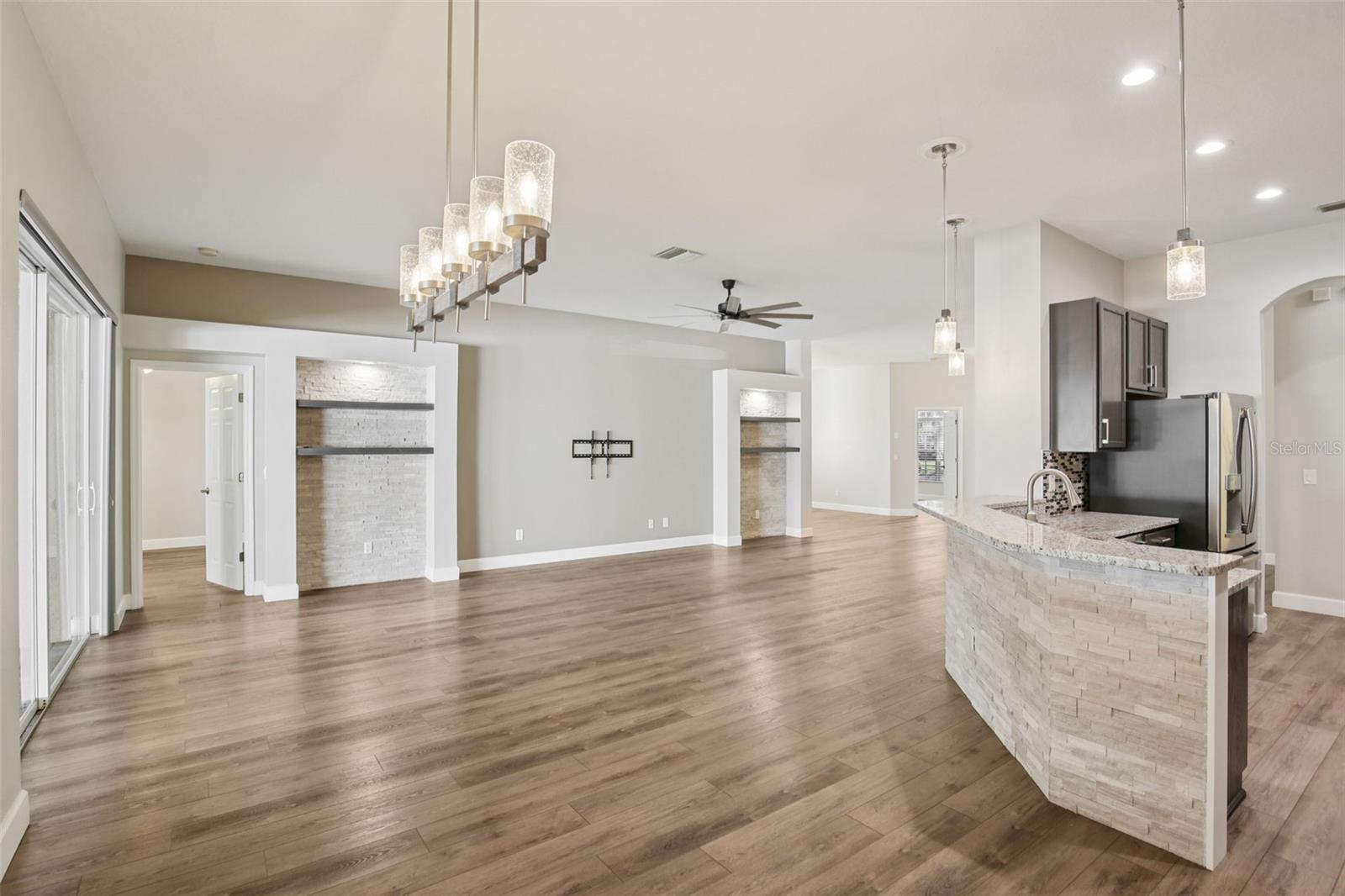 RIDGE CREST SUB UNITS - Residential