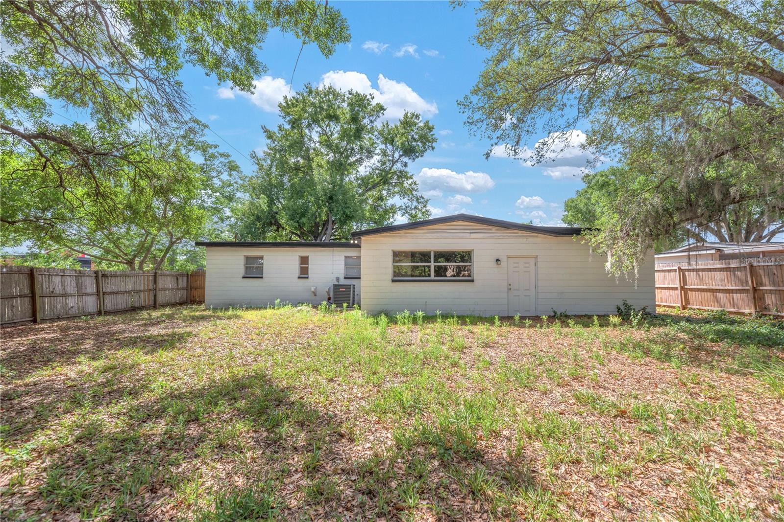 RIVERVIEW CREST UNIT 1 - Residential