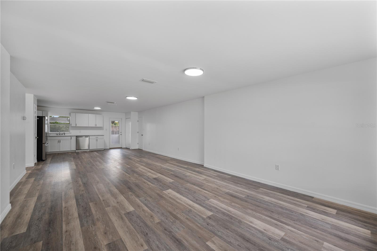 4052 LANA DRIVE