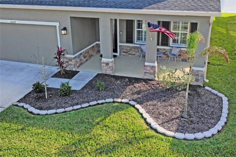 A home in PARRISH