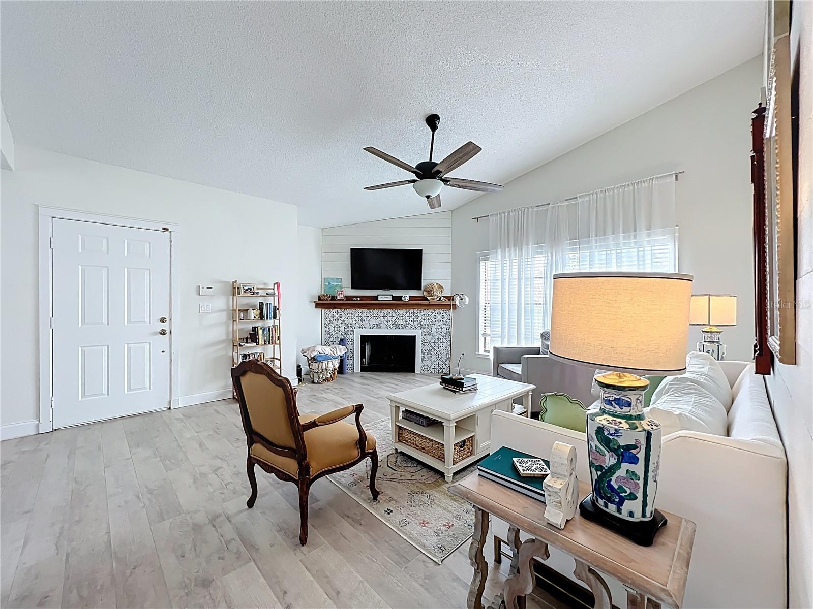 260 KILLARNEY BAY COURT 6-6