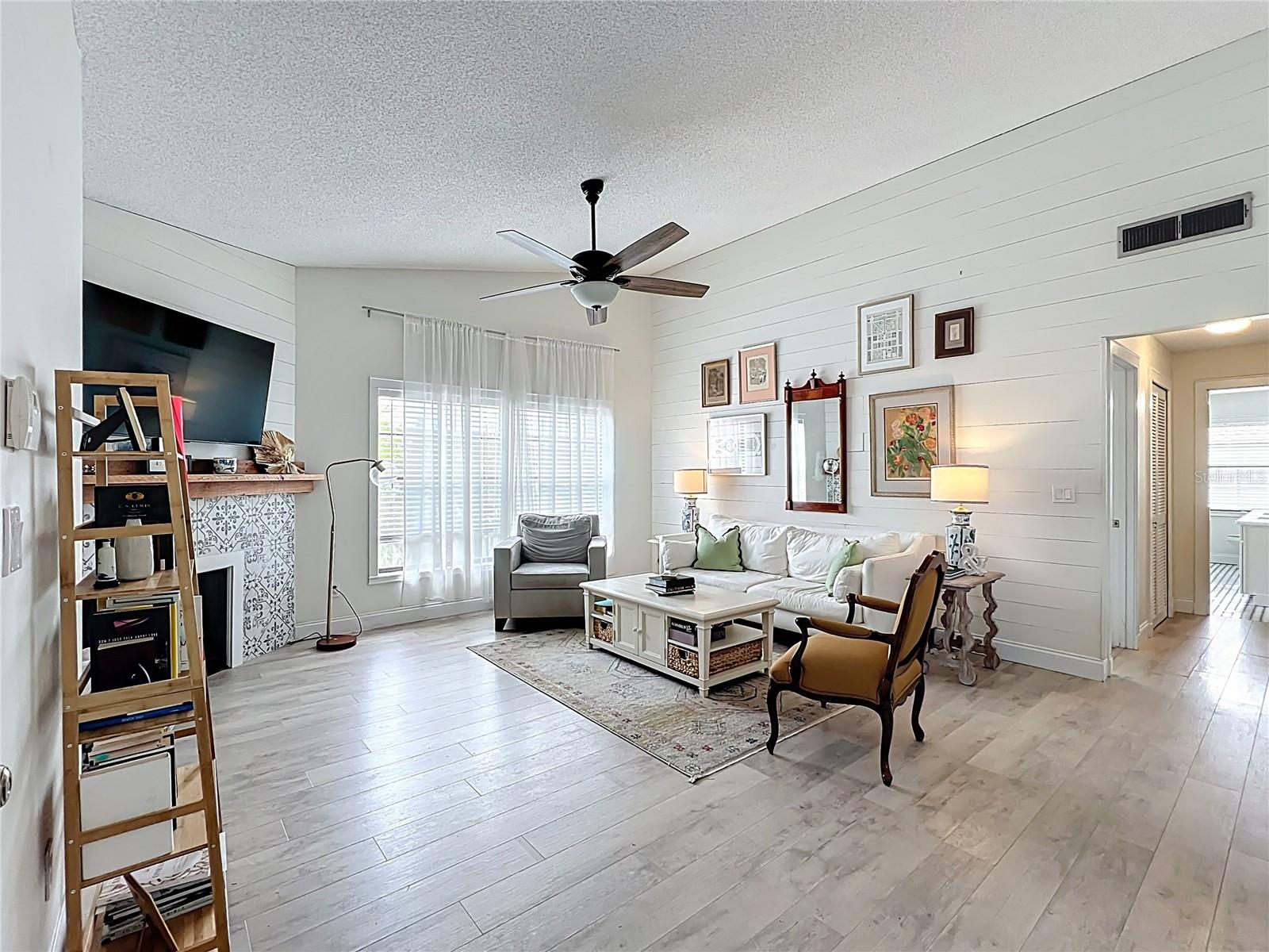 260 KILLARNEY BAY COURT 6-6