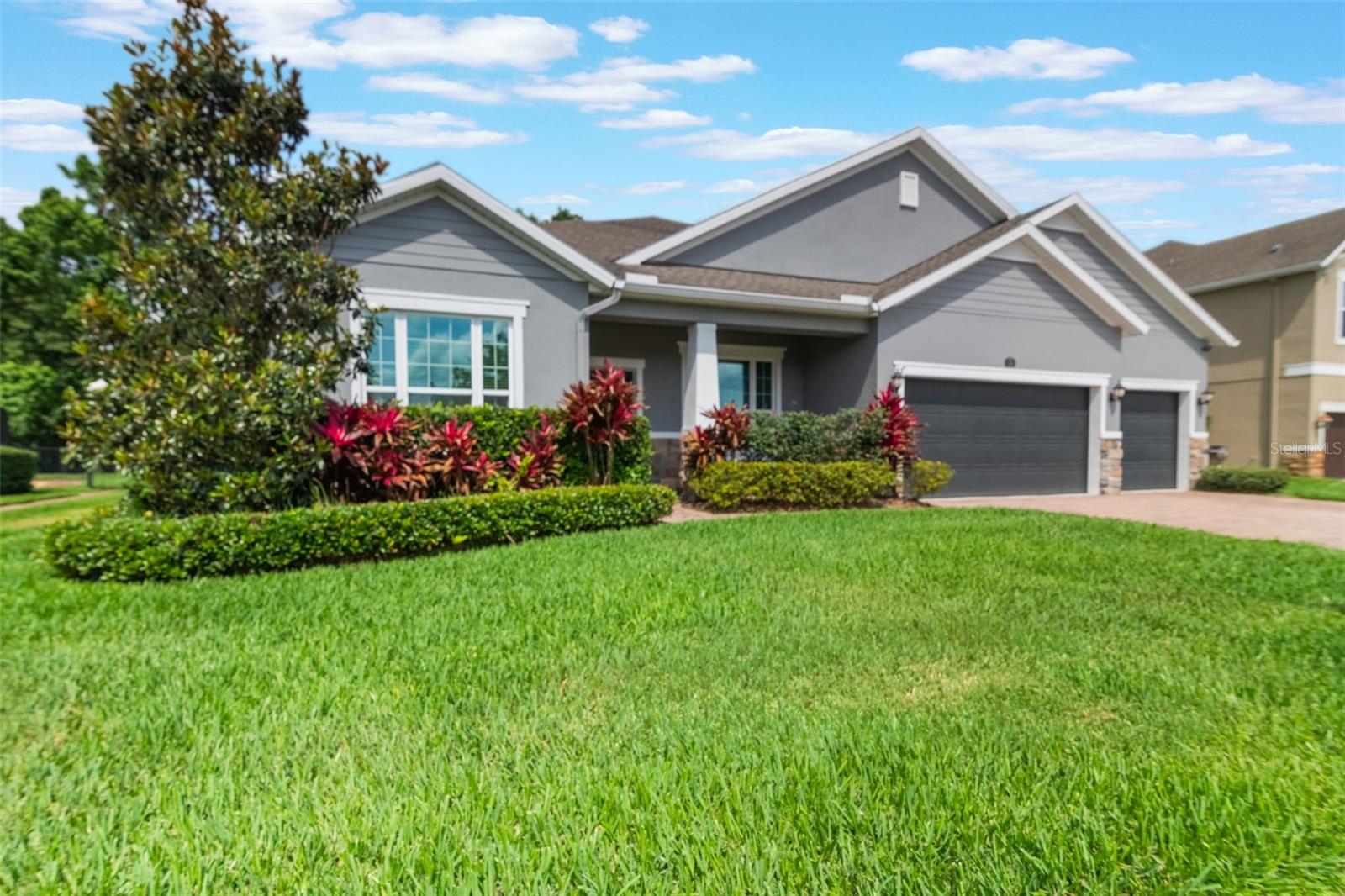 595 AMERICAN HOLLY PLACE