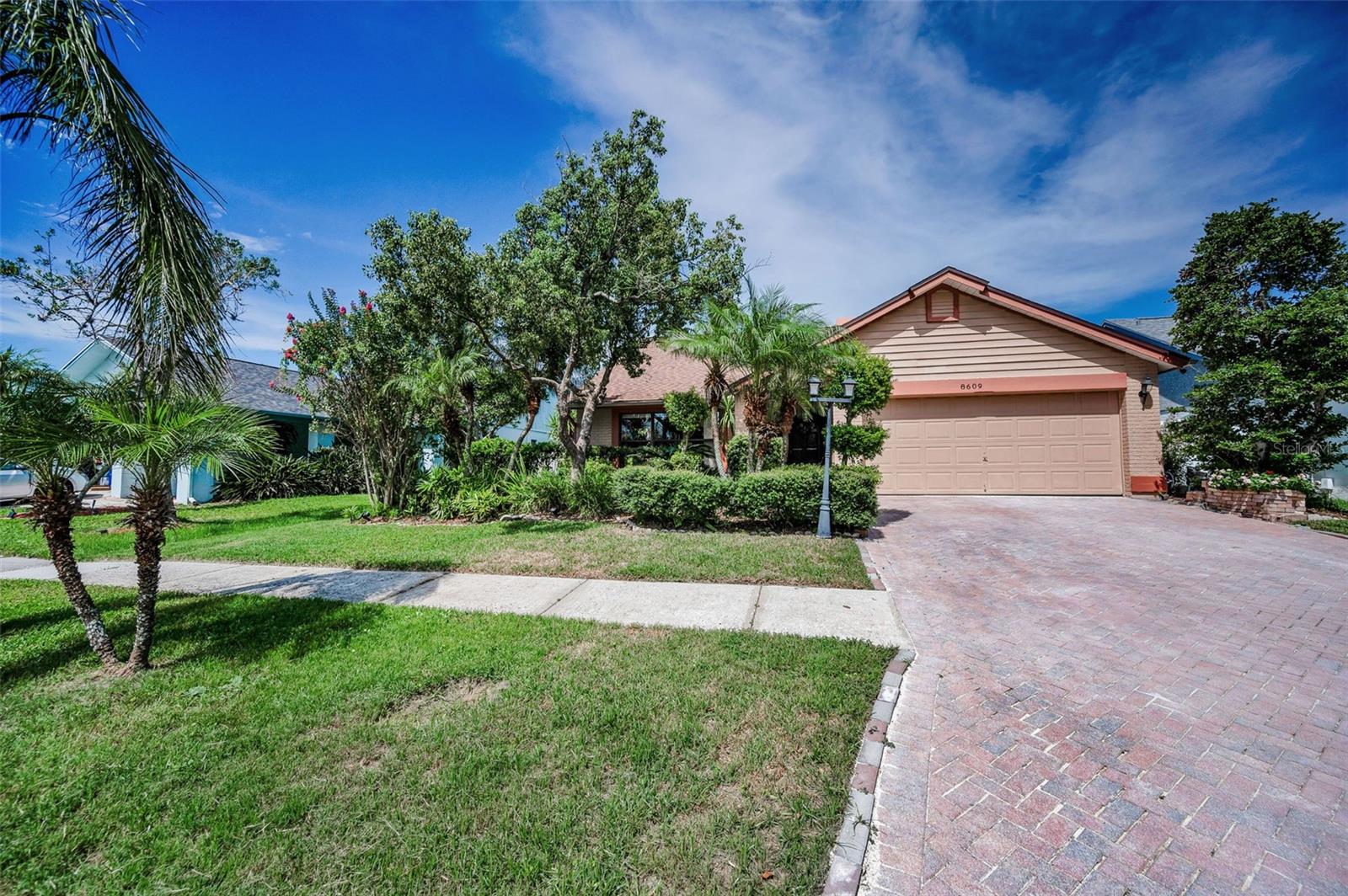 8609 THIMBLEBERRY LANE