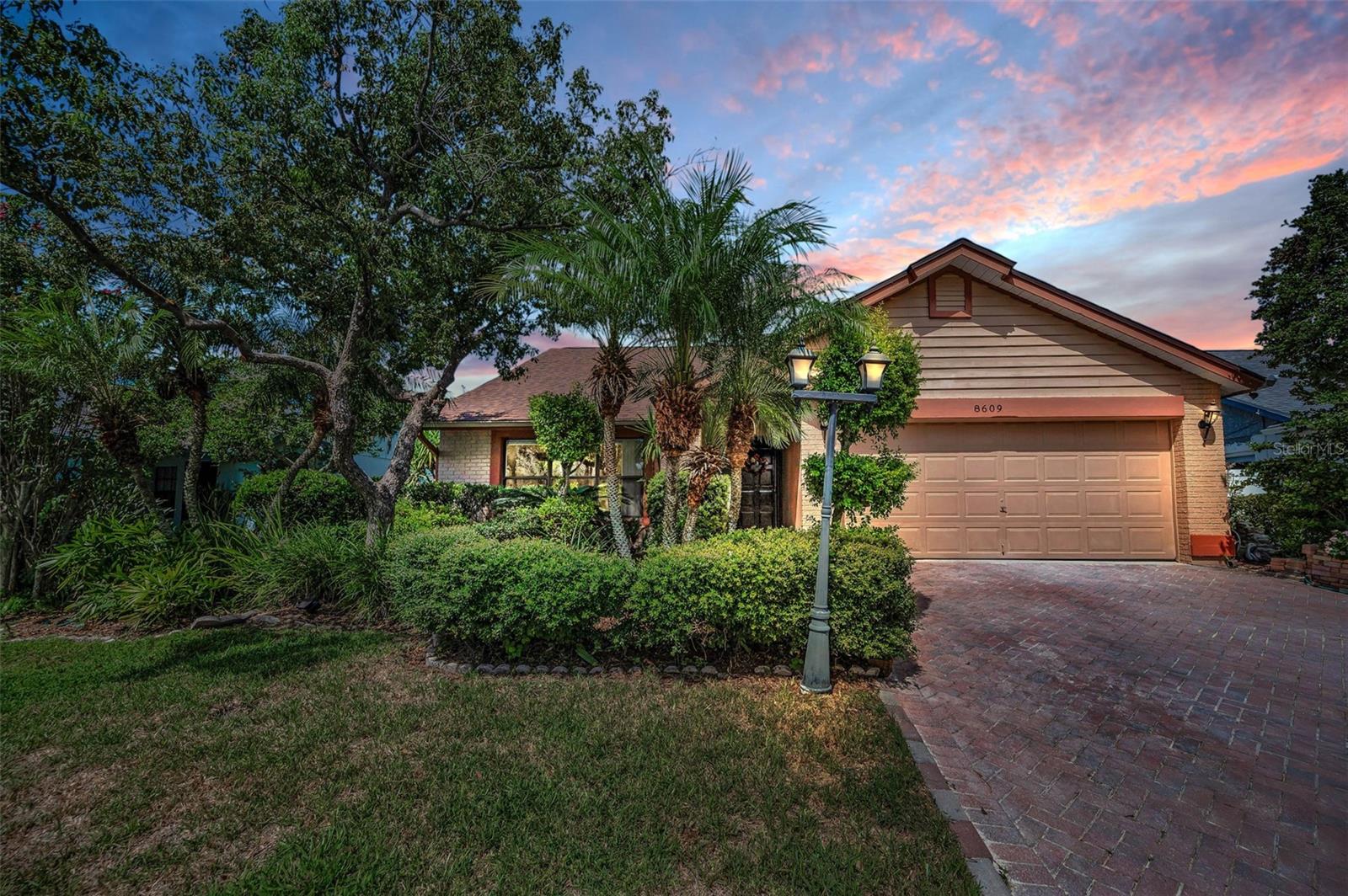 8609 THIMBLEBERRY LANE