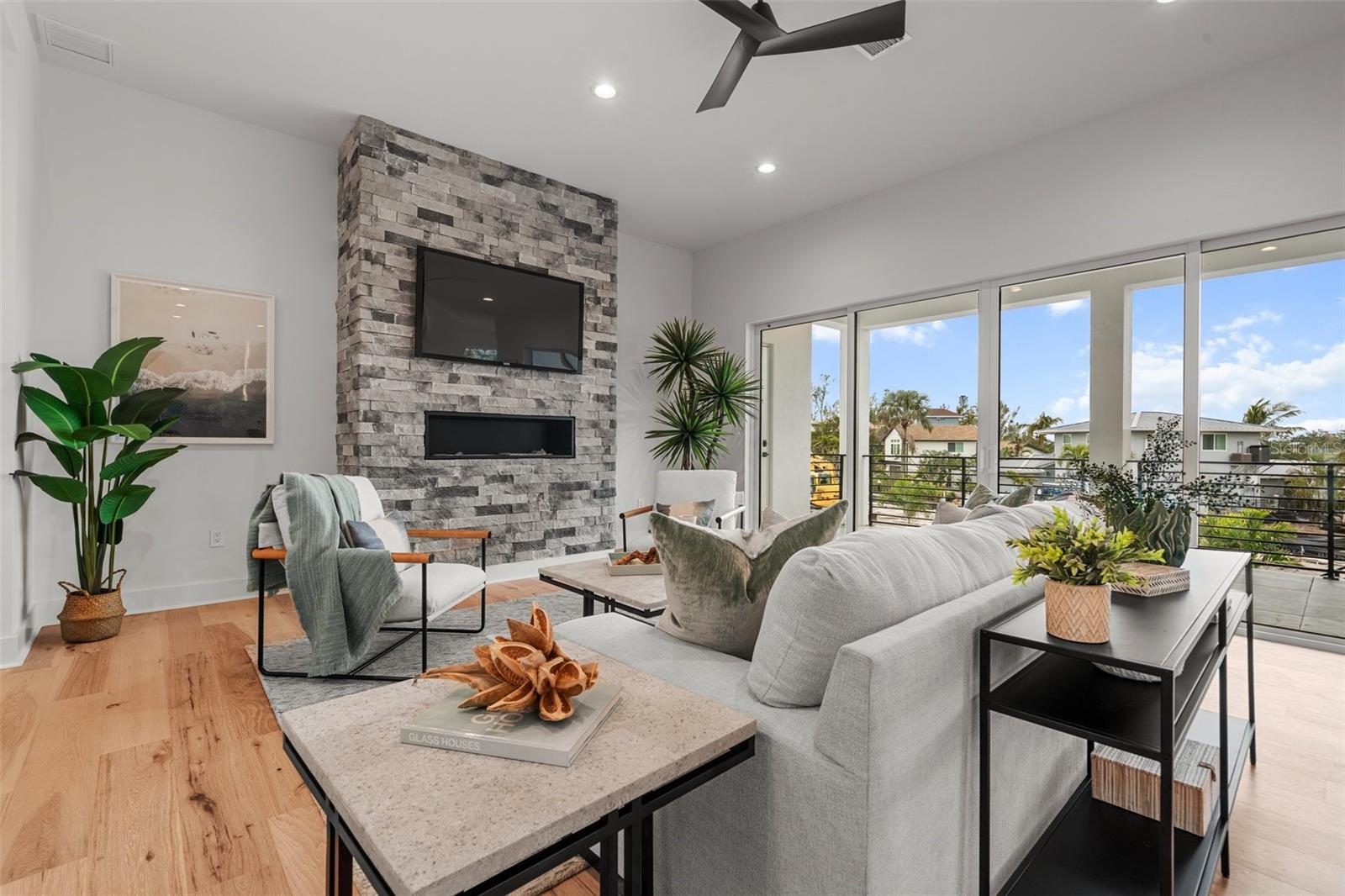 BUTTONWOOD HARBOR - Residential