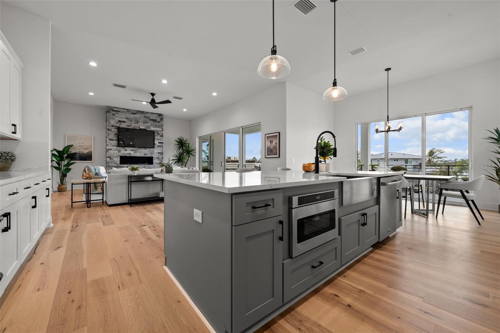 BUTTONWOOD HARBOR - Residential