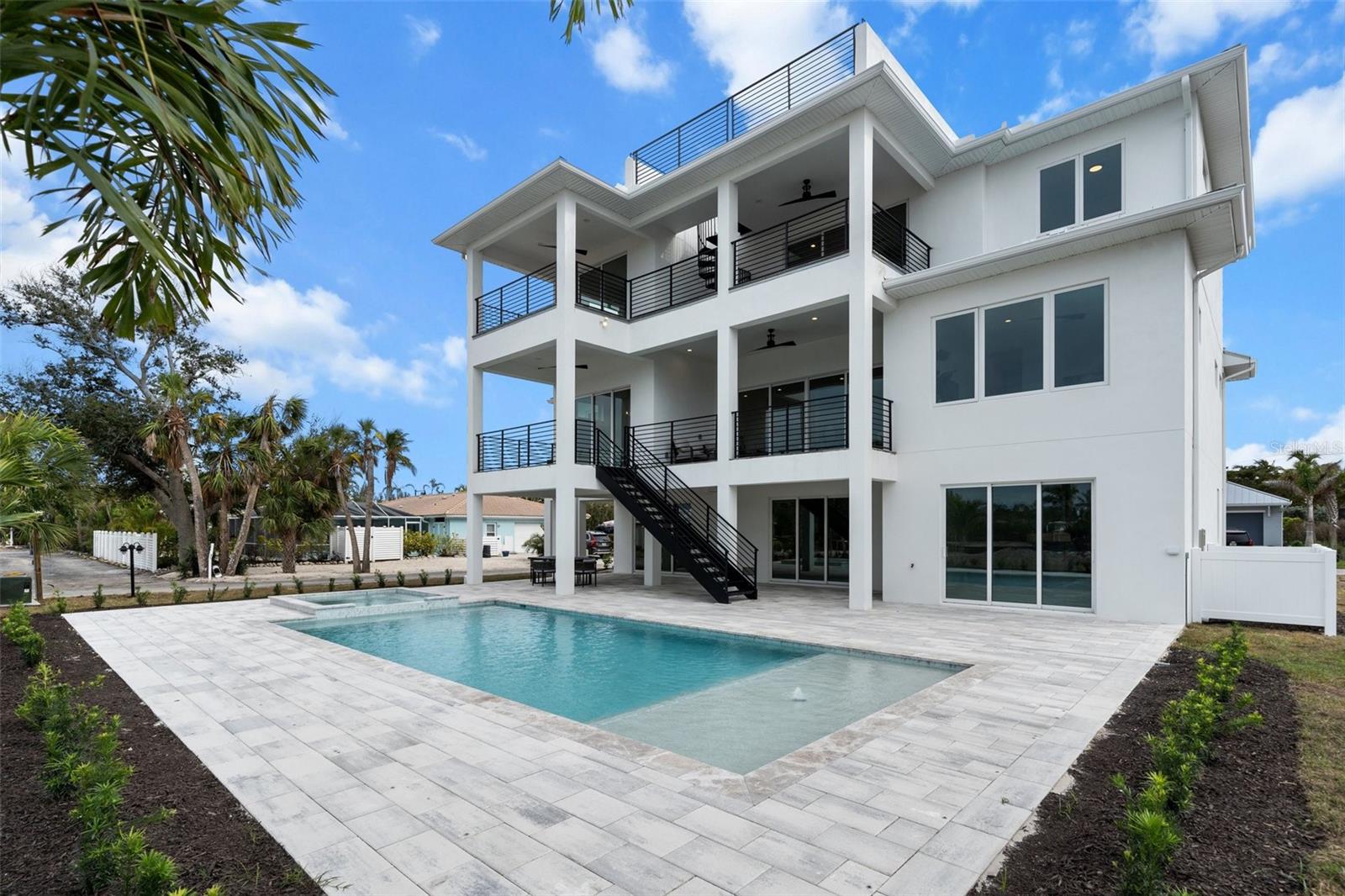 BUTTONWOOD HARBOR - Residential