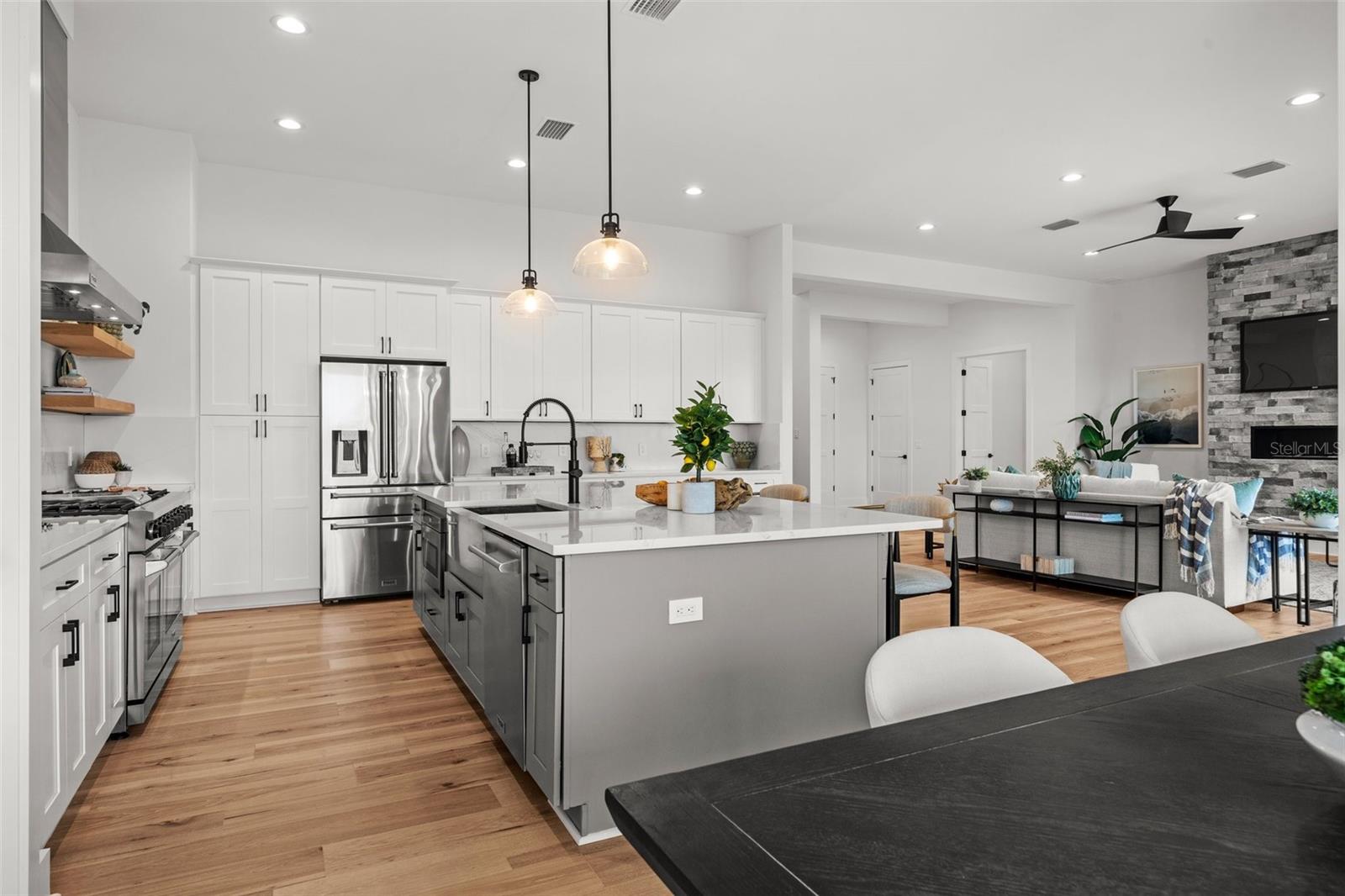 BUTTONWOOD HARBOR - Residential