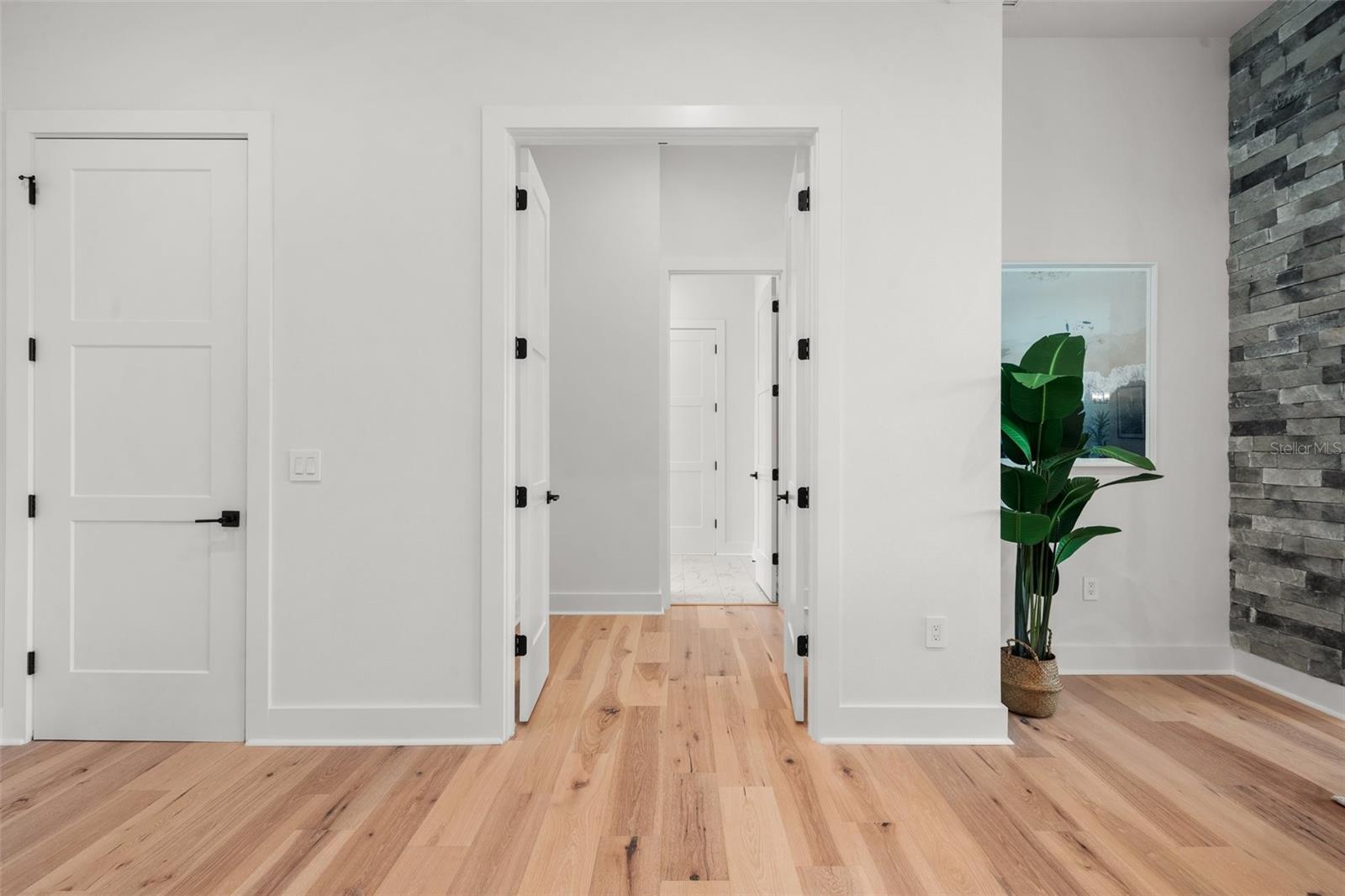 BUTTONWOOD HARBOR - Residential