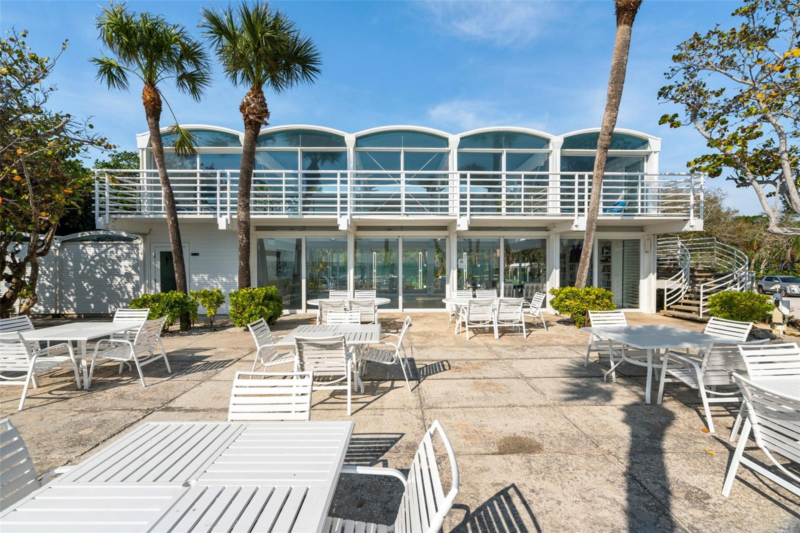 SANDERLING CLUB - Residential