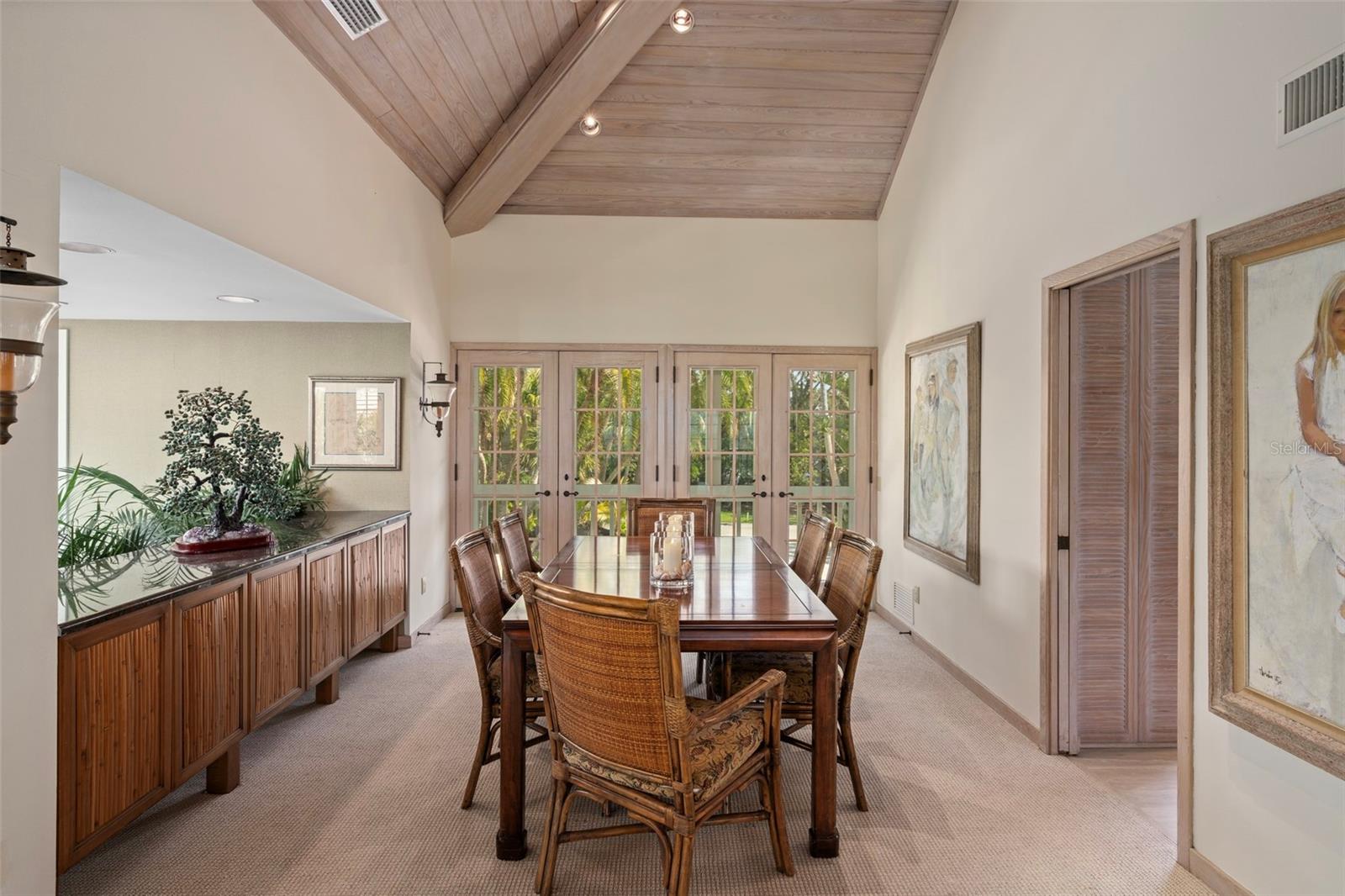 SANDERLING CLUB - Residential