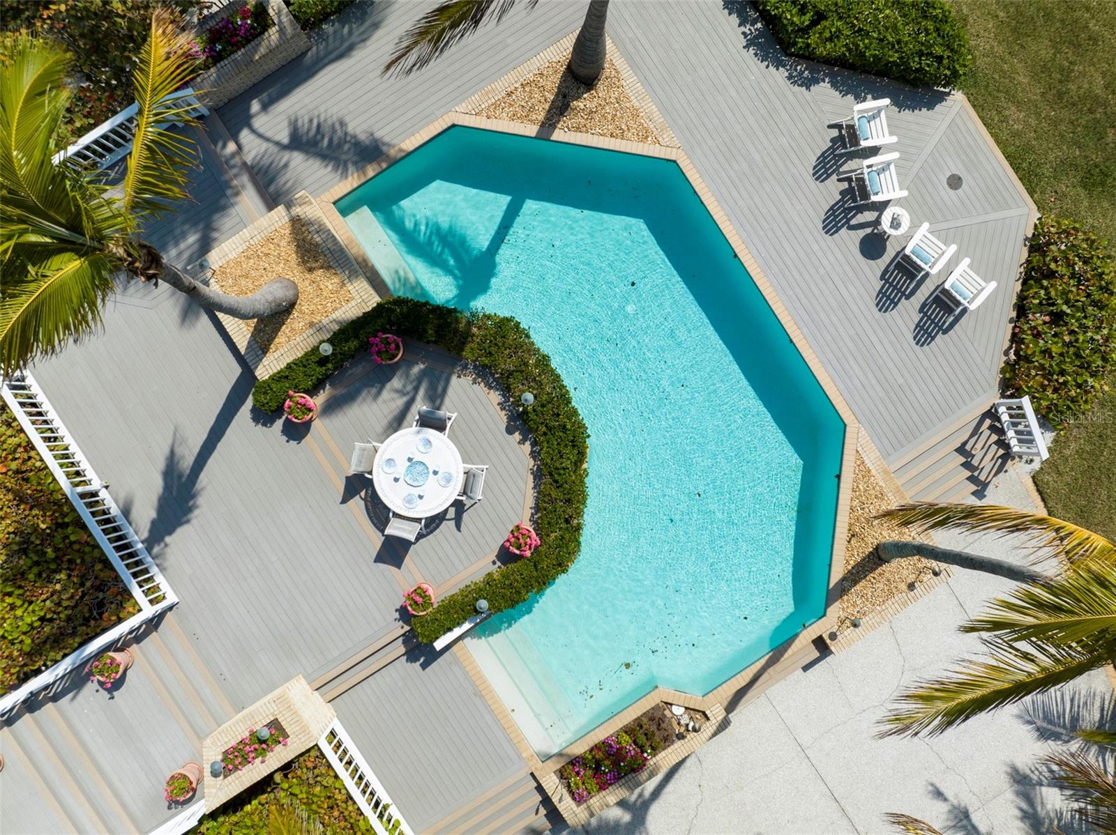 SANDERLING CLUB - Residential