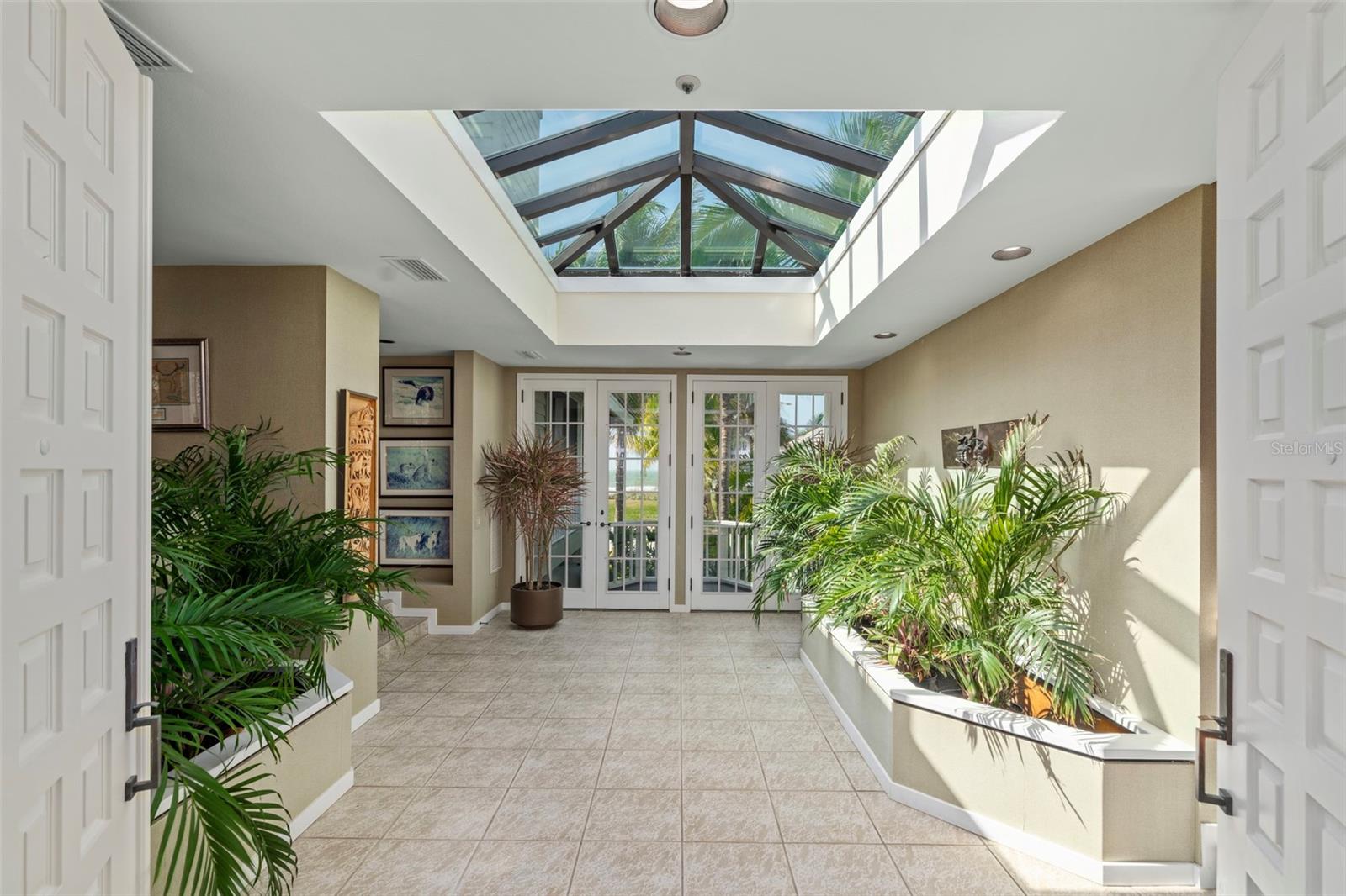 SANDERLING CLUB - Residential