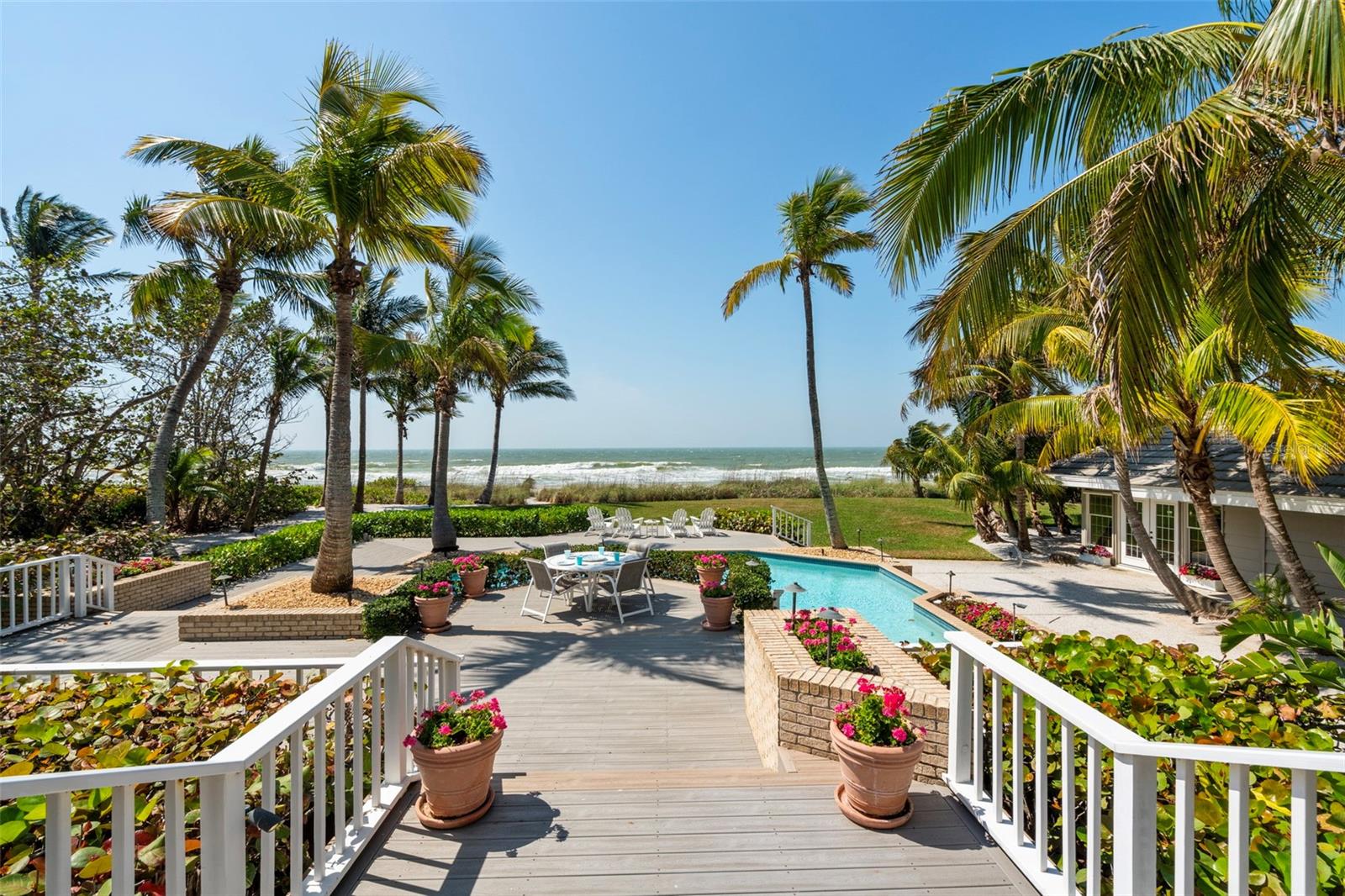 SANDERLING CLUB - Residential